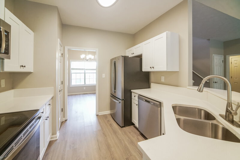 2,260/Mo, 57 Highland Dr Carrollton, GA 30116 Kitchen View 2