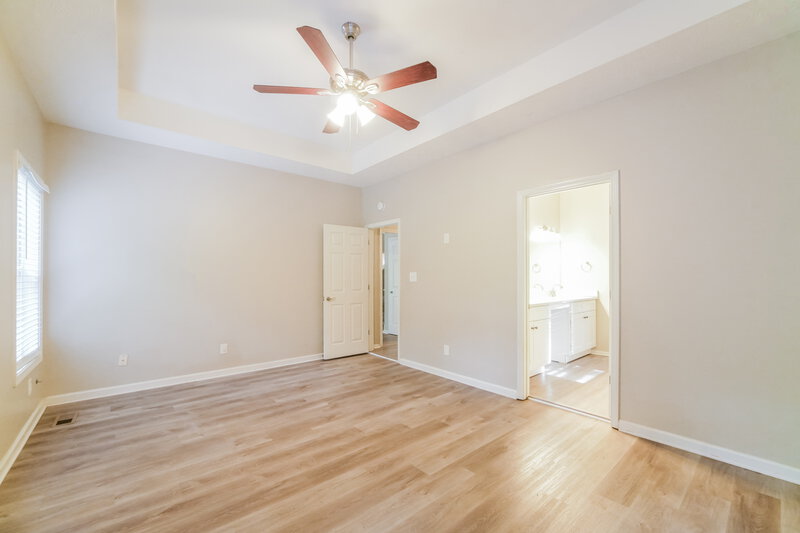 2,260/Mo, 57 Highland Dr Carrollton, GA 30116 Main Bedroom View 2