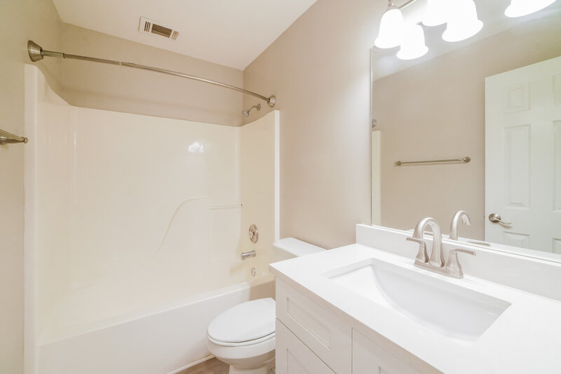 2,260/Mo, 57 Highland Dr Carrollton, GA 30116 Bathroom View