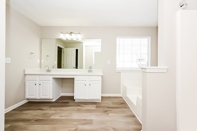 2,470/Mo, 412 Kimberwick Dr Hampton, GA 30228 Main Bathroom View 2