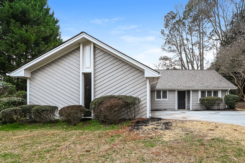 2,100/Mo, 4392 Hardwood Cir SW Lilburn, GA 30047 External View