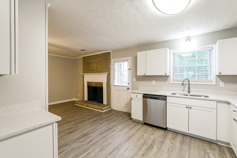 2,100/Mo, 4392 Hardwood Cir SW Lilburn, GA 30047 Kitchen View 2