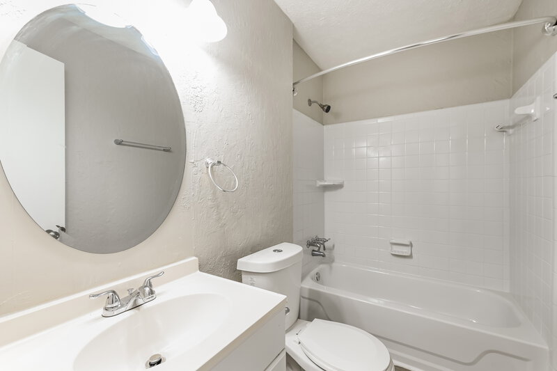 2,100/Mo, 4392 Hardwood Cir SW Lilburn, GA 30047 Bathroom View