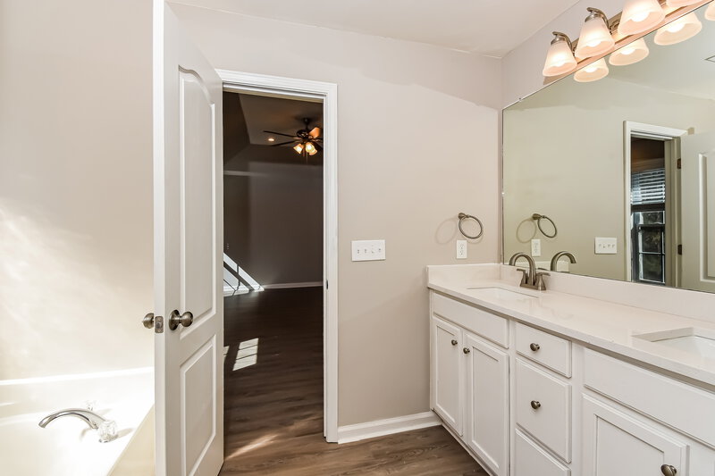 3,170/Mo, 53 Joshua Ln Dallas, GA 30132 Main Bedroom View 2