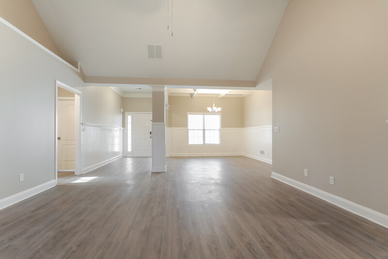 3,070/Mo, 2899 Gratis Rd Monroe, GA 30656 Living Room View 2