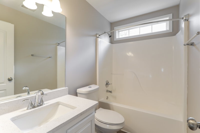 3,070/Mo, 2899 Gratis Rd Monroe, GA 30656 Bathroom View