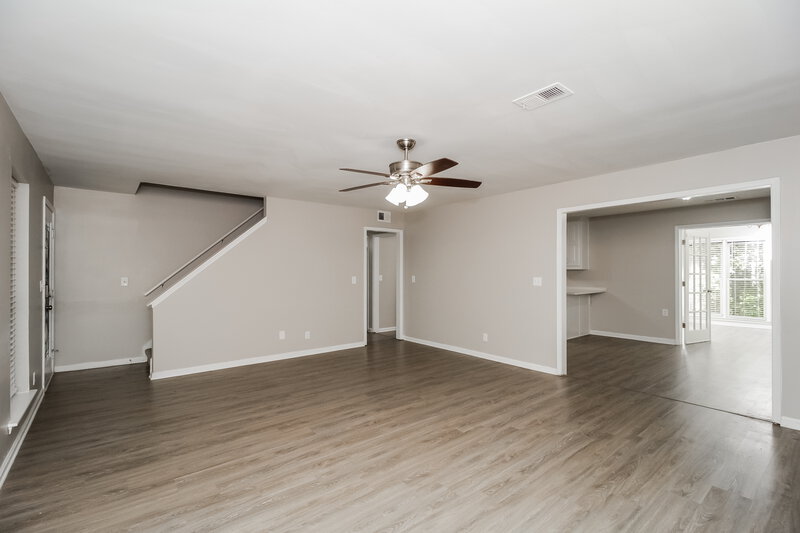 2,415/Mo, 3430 Riviera Dr Cumming, GA 30041 Living Room View 2