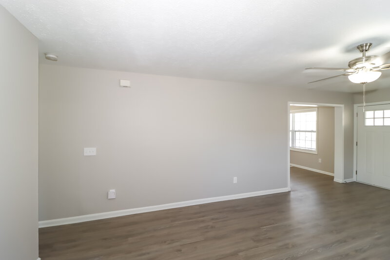 1,885/Mo, 32 Weyman Ave SW Atlanta, GA 30315 Living Room View 3