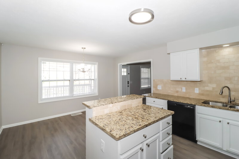 1,885/Mo, 32 Weyman Ave SW Atlanta, GA 30315 Kitchen View 2
