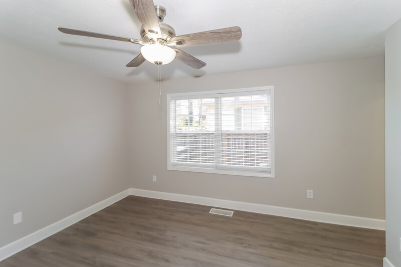 1,885/Mo, 32 Weyman Ave SW Atlanta, GA 30315 Main Bedroom View