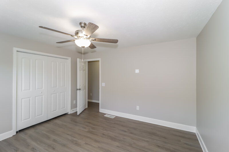 1,885/Mo, 32 Weyman Ave SW Atlanta, GA 30315 Main Bedroom View 2
