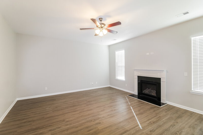 2,665/Mo, 1649 Stone Meadow Rd Lithonia, GA 30058 Living Room View