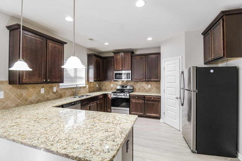 2,665/Mo, 1649 Stone Meadow Rd Lithonia, GA 30058 Kitchen View