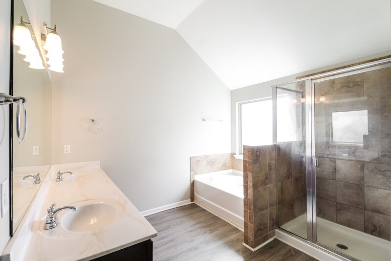 2,665/Mo, 1649 Stone Meadow Rd Lithonia, GA 30058 Main Bathroom View