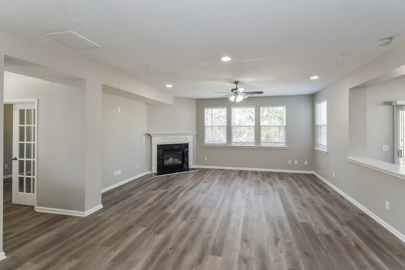 3,840/Mo, 485 Brookford Ct SW Atlanta, GA 30331 Living Room View 3