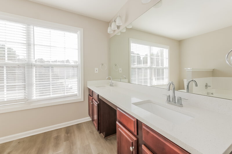 2,475/Mo, 100 Hawken Trl McDonough, GA 30253 Main Bathroom View