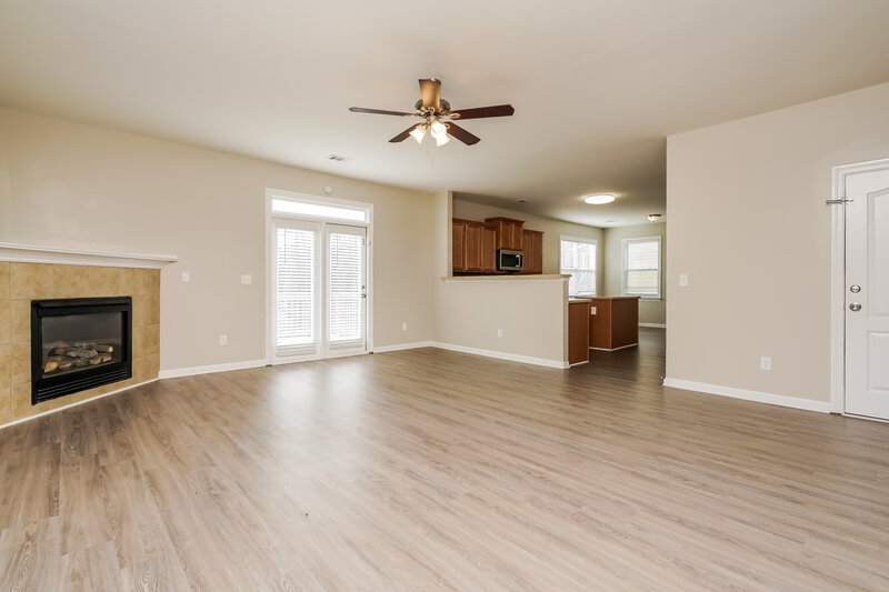 2,585/Mo, 231 Lakehill Way Douglasville, GA 30134 Living Room View 2