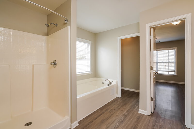 2,585/Mo, 231 Lakehill Way Douglasville, GA 30134 Main Bathroom View 2