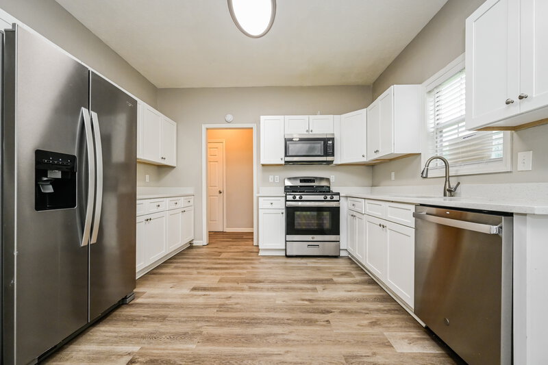 2,710/Mo, 135 Stratmore Pl Stockbridge, GA 30281 Kitchen View