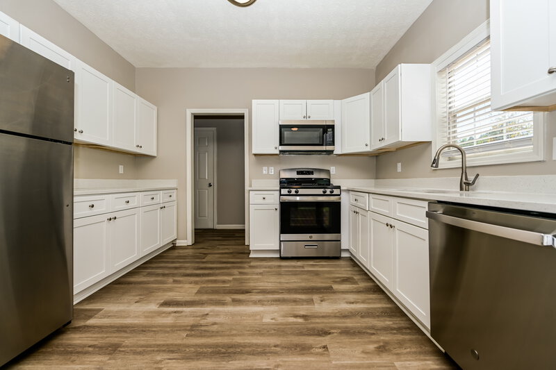 2,505/Mo, 135 Stratmore Pl Stockbridge, GA 30281 Kitchen View
