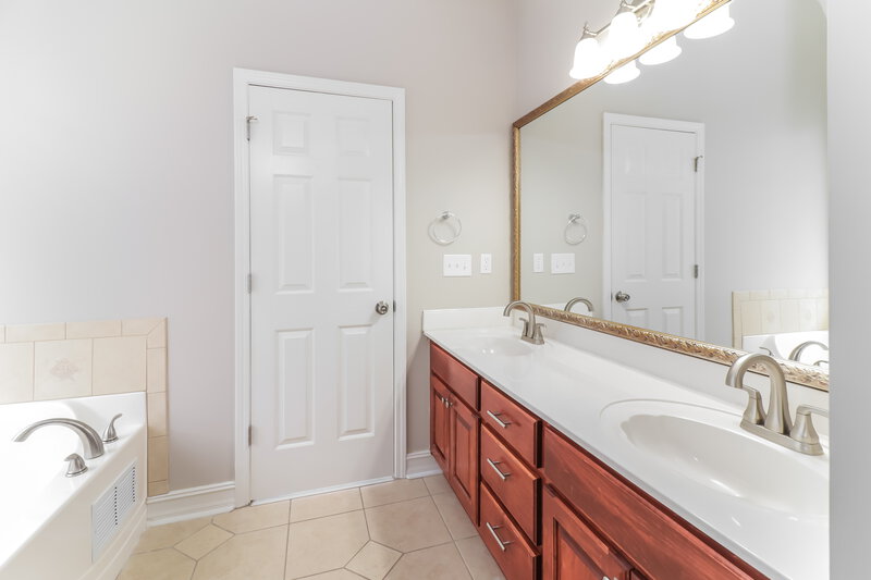 3,970/Mo, 4316 Gladys Ct McDonough, GA 30252 Main Bathroom View 2