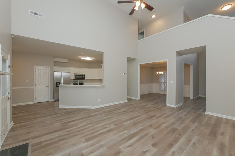 2,580/Mo, 95 Barrington Farms Ct Sharpsburg, GA 30277 Living Room View