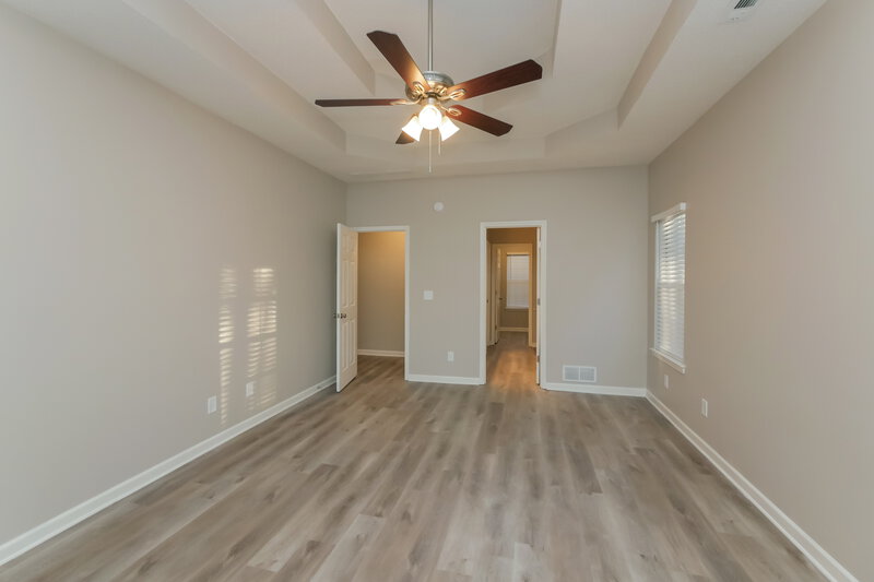 2,580/Mo, 95 Barrington Farms Ct Sharpsburg, GA 30277 Main Bedroom View 2