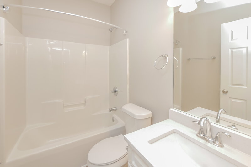 2,580/Mo, 95 Barrington Farms Ct Sharpsburg, GA 30277 Bathroom View