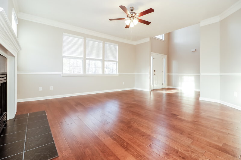 2,580/Mo, 115 French Village Blvd Sharpsburg, GA 30277 Living Room View 2