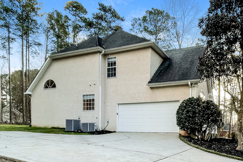 2,580/Mo, 115 French Village Blvd Sharpsburg, GA 30277 Garage View