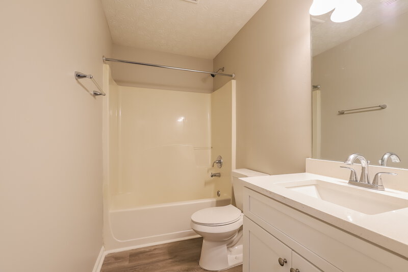 1,960/Mo, 5855 Meadowfield Trce Flowery Branch, GA 30542 Bathroom View 2