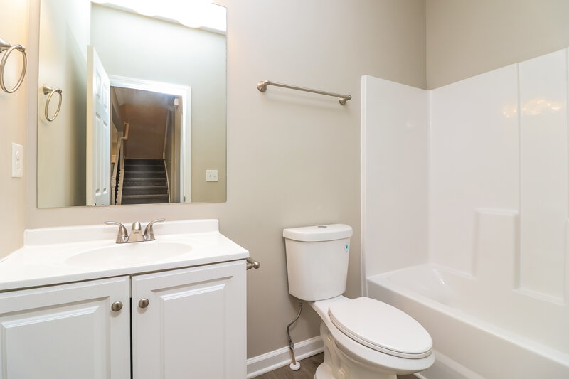 3,610/Mo, 2607 Church St NW Atlanta, GA 30318 Bathroom View