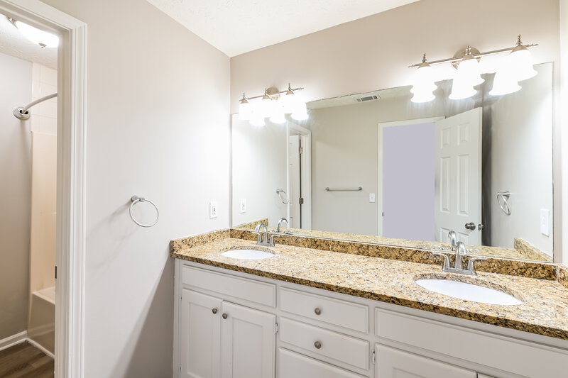 2,865/Mo, 1071 Cedar Bluff Trl SW Lilburn, GA 30047 Bathroom View 2