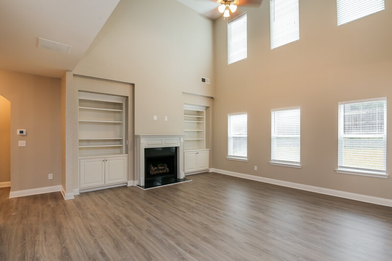 4,220/Mo, 3595 Fallen Oak Ln Buford, GA 30519 Living Room View 4