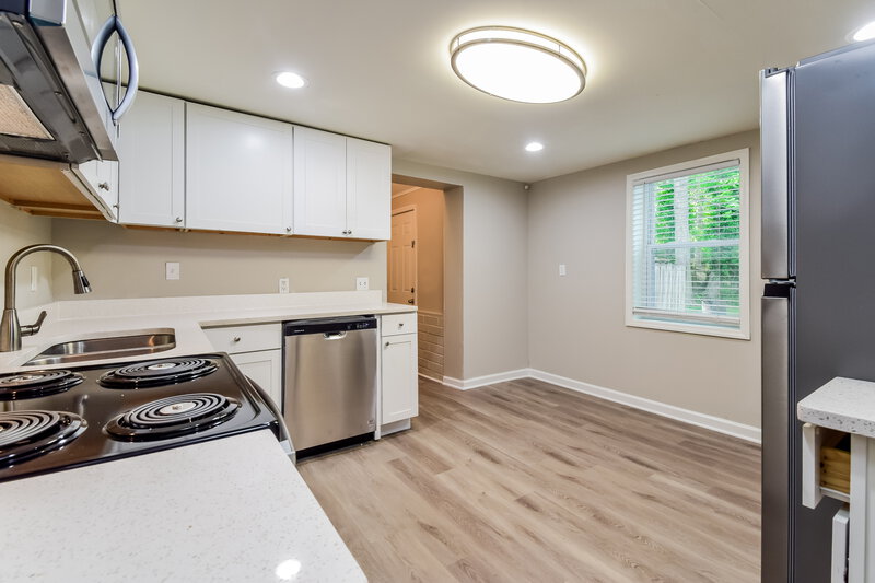 2,350/Mo, 1175 McDaniel St SW Atlanta, GA 30310 Misc View 3