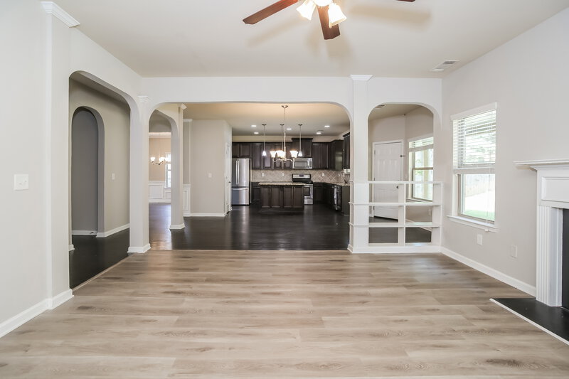 2,520/Mo, 128 Cleburne Pl Acworth, GA 30101 Living Room View 2