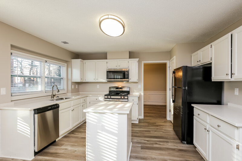 2,820/Mo, 4150 Ancroft Cir Norcross, GA 30092 Kitchen View