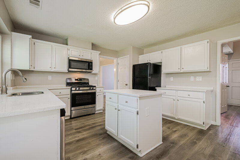 2,800/Mo, 4150 Ancroft Cir Norcross, GA 30092 Kitchen View