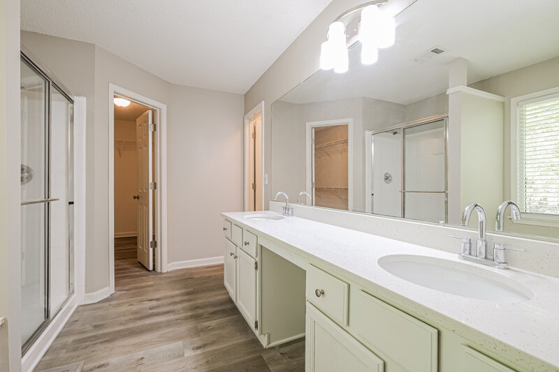 2,800/Mo, 4150 Ancroft Cir Norcross, GA 30092 Main Bathroom View
