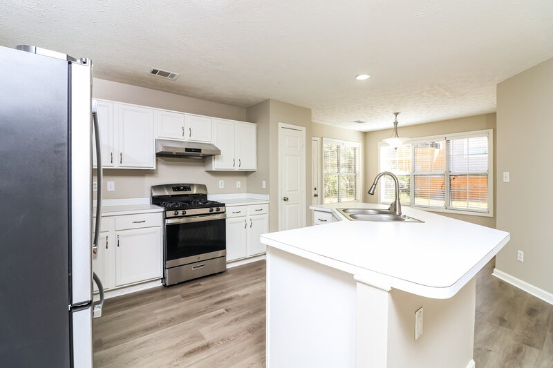 3,960/Mo, 2915 Dogwood Creek Pkwy Duluth, GA 30096 Kitchen View 2