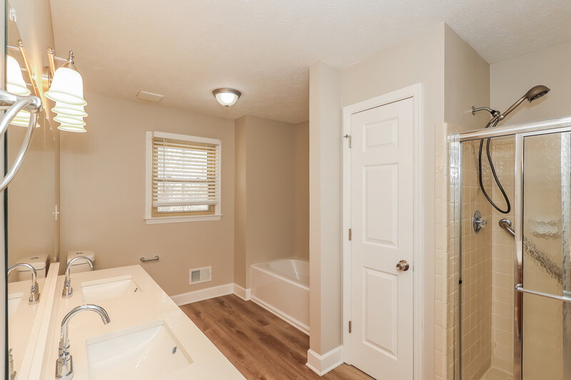 2,485/Mo, 1832 Walker Ridge Dr SW Marietta, GA 30064 Main Bathroom View