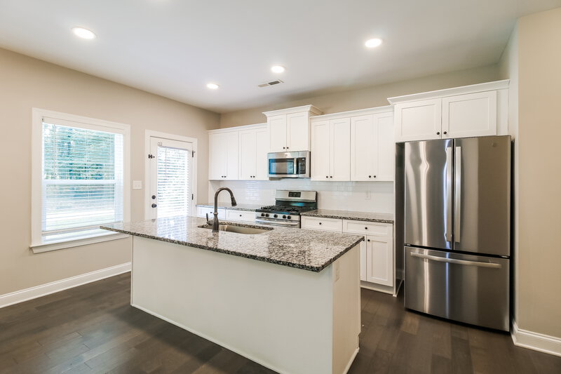 2,560/Mo, 102 Peyton Ct Senoia, GA 30276 Kitchen View