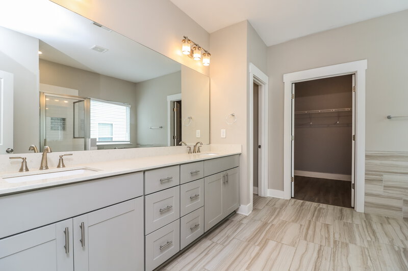 2,935/Mo, 2501 Kolb Manor Cir SW Marietta, GA 30008 Main Bathroom View