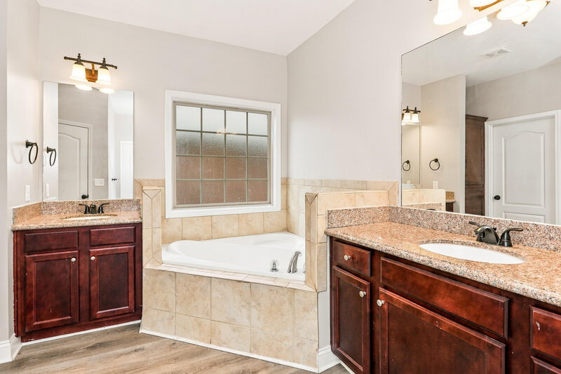 2,985/Mo, 90 Riverstone Dr Covington, GA 30014 Primary Bathroom View