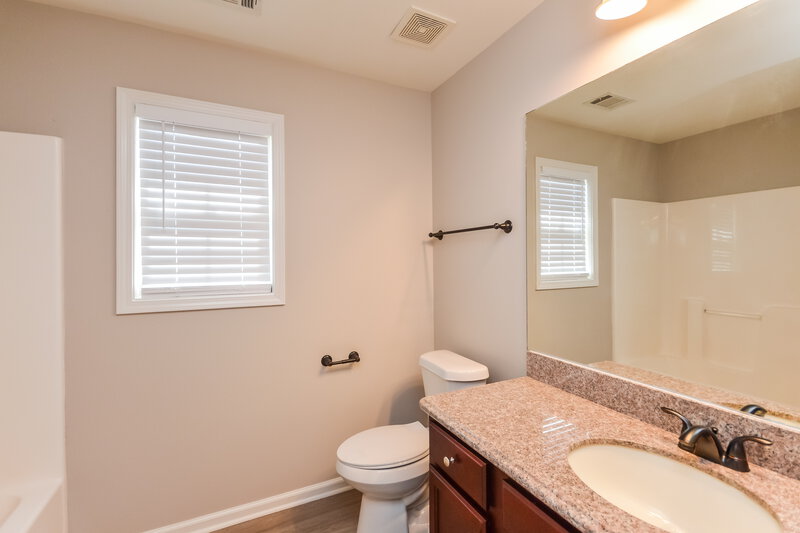 5,010/Mo, 90 Riverstone Dr Covington, GA 30014 Bathroom View