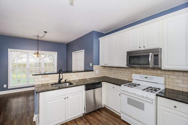 2,160/Mo, 15 Hitchcock Sta NE Cartersville, GA 30121 Kitchen View 2
