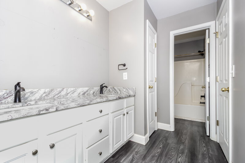 2,160/Mo, 15 Hitchcock Sta NE Cartersville, GA 30121 Bathroom View