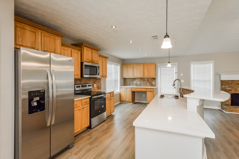 2,360/Mo, 195 Trelawney Dr Covington, GA 30016 Kitchen View