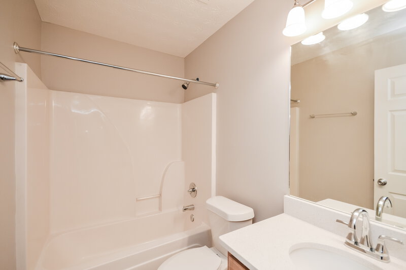 2,360/Mo, 195 Trelawney Dr Covington, GA 30016 Bathroom View