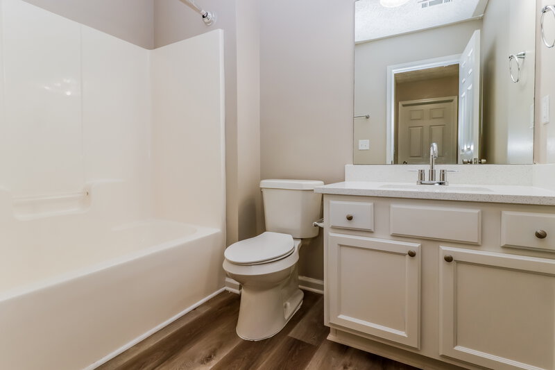 2,185/Mo, 4399 Stone Gate Way East Point, GA 30344 Bathroom View